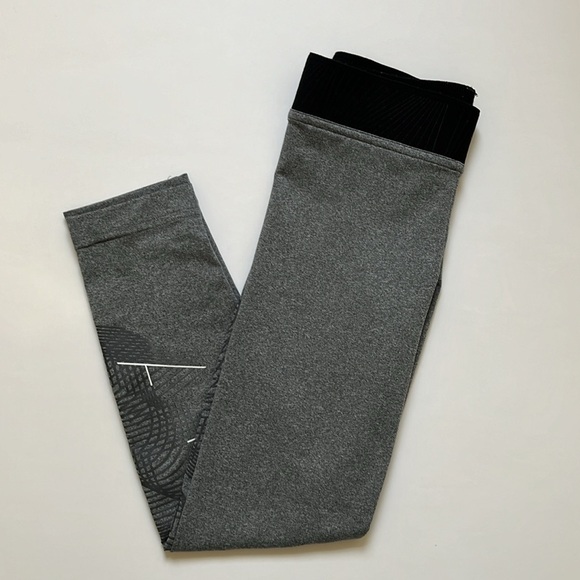 Adidas Size 7 8 Dark Gray Athletic Leggings Sports Athleisure Exercise Pants - Picture 6 of 8